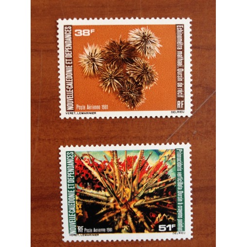 NOUVELLE CALEDONIE PA Num 215-216 ** MNH ANNEE 1981 Faune oursin
