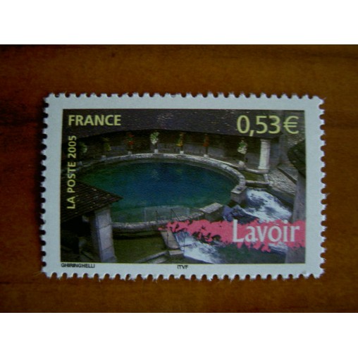 France 3817 ** Lavoir eau  en 2005