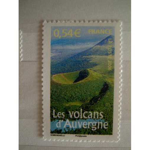France 3945 ** Volcan Auvergne  en 2006