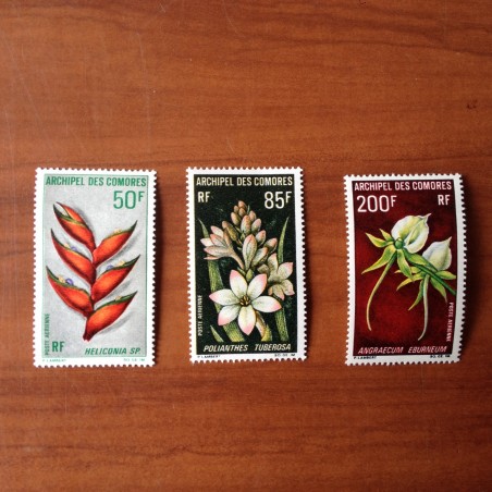 Comores PA 26-28  ** MNH fleurs en 1969