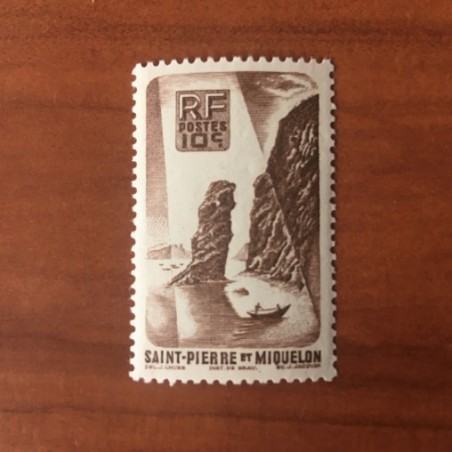 Saint Pierre et Miquelon 325 * MH  année 1947