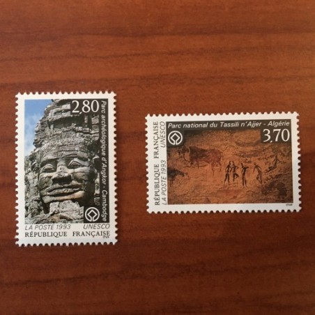 Service 110-111 ** MNH Angkor et Peinture rupestre Tassili Annee 1993